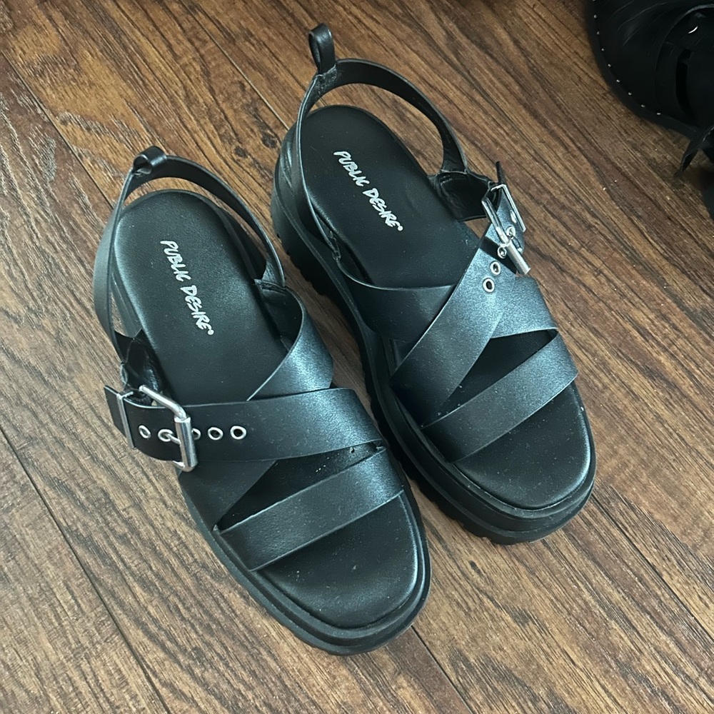 7.5 shoes . Public desire